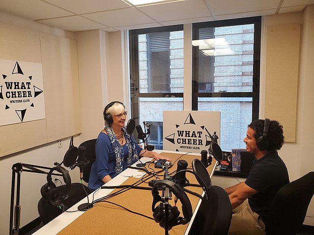 how to make money podcasting